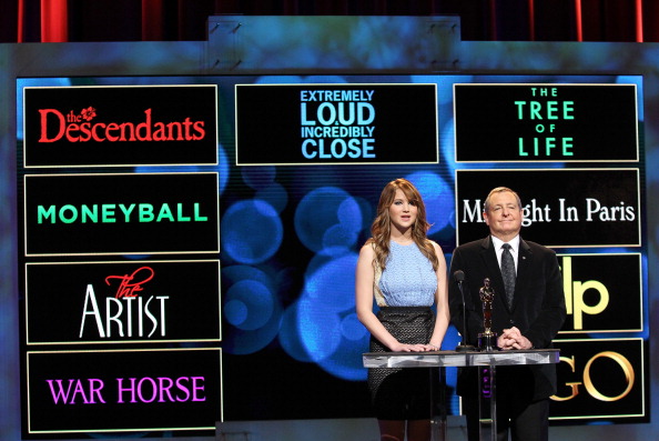 Jennifer_Lawrence_presenting_the_2011_Oscar_nominees_52.jpg