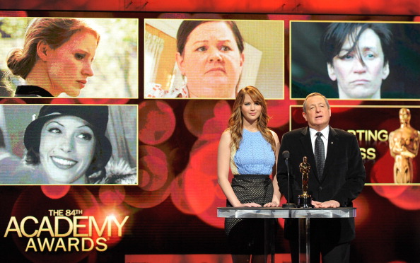 Jennifer_Lawrence_presenting_the_2011_Oscar_nominees_58.jpg
