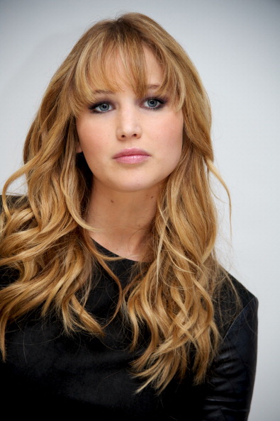 Jennifer_Lawrence_attending_The_Hunger_Games_press_conference_in_Beverly_Hills_10.jpg