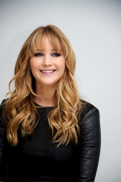 Jennifer_Lawrence_attending_The_Hunger_Games_press_conference_in_Beverly_Hills_14.jpg