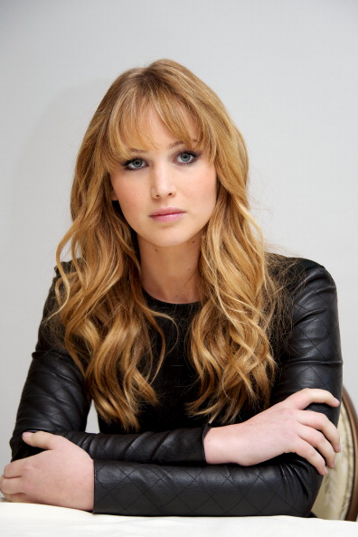 Jennifer_Lawrence_attending_The_Hunger_Games_press_conference_in_Beverly_Hills_18.jpg