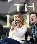 Filename=Beautiful_Jennifer_Lawrence_helps_promote_The_Hunger_Games_Mall_Tour_in_Seattle_03.jpg
Filesize=276KiB
Dimensions=696x464
Date added=Mar 14, 2012 Beautiful_Jennifer_Lawrence_helps_promote_The_Hunger_Games_Mall_Tour_in_Seattle_03.jpg