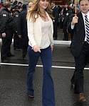 Filename=Beautiful_Jennifer_Lawrence_helps_promote_The_Hunger_Games_Mall_Tour_in_Seattle_13.jpg
Filesize=1334KiB
Dimensions=1393x2090
Date added=Mar 14, 2012 Beautiful_Jennifer_Lawrence_helps_promote_The_Hunger_Games_Mall_Tour_in_Seattle_13.jpg