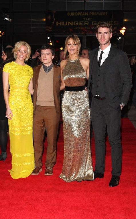 Beautiful_Jennifer_Lawrence_in_a_Golden_dress_at_the_London_premiere_of_The_Hunger_Games_017.jpg
