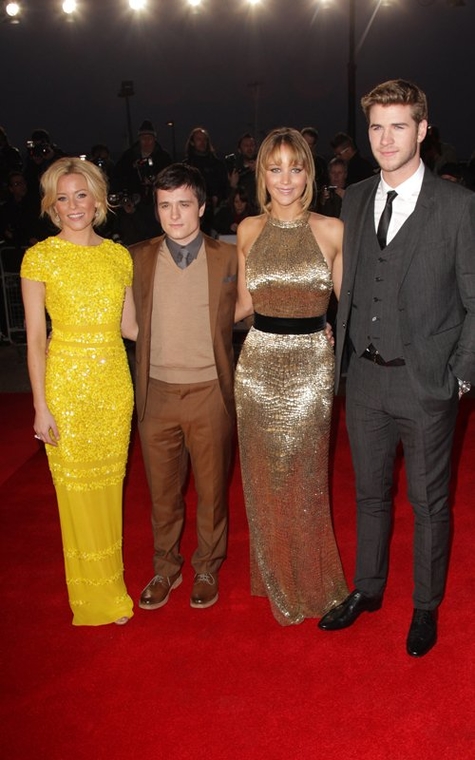 Beautiful_Jennifer_Lawrence_in_a_Golden_dress_at_the_London_premiere_of_The_Hunger_Games_018.jpg