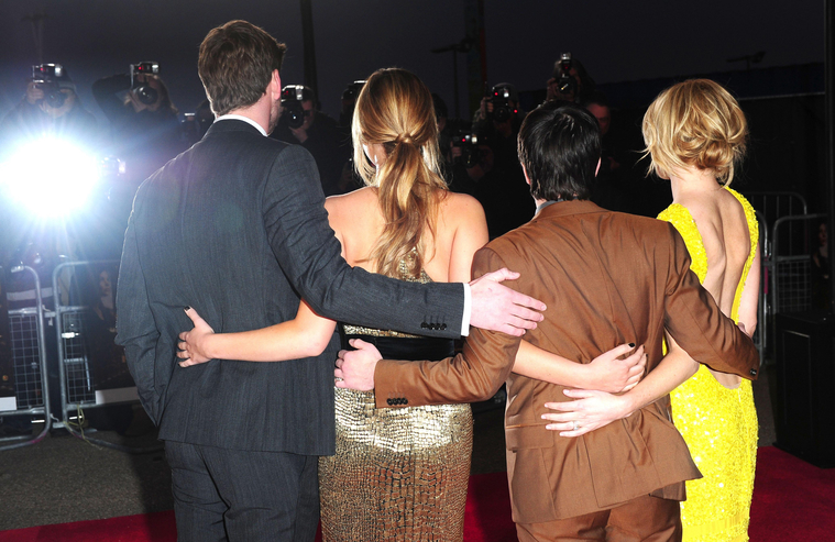 Beautiful_Jennifer_Lawrence_in_a_Golden_dress_at_the_London_premiere_of_The_Hunger_Games_033.jpg