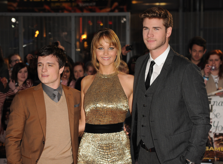 Beautiful_Jennifer_Lawrence_in_a_Golden_dress_at_the_London_premiere_of_The_Hunger_Games_076.jpg