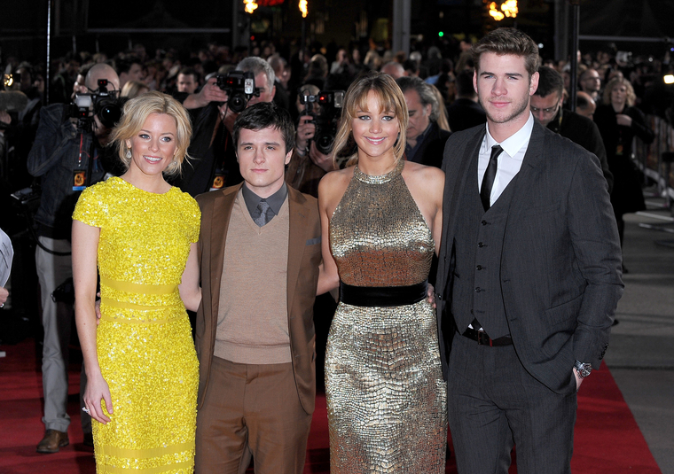 Beautiful_Jennifer_Lawrence_in_a_Golden_dress_at_the_London_premiere_of_The_Hunger_Games_078.jpg