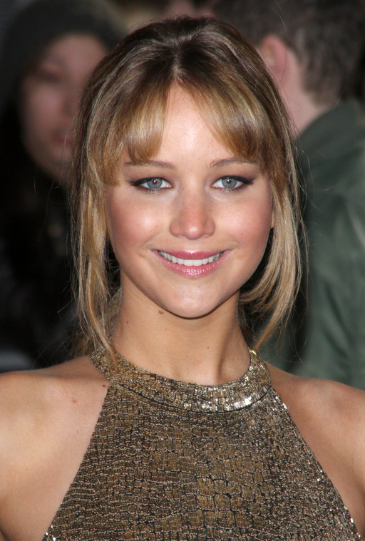 Beautiful_Jennifer_Lawrence_in_a_Golden_dress_at_the_London_premiere_of_The_Hunger_Games_106.jpg