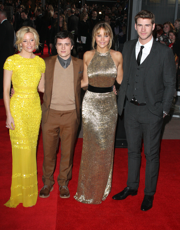 Jennifer_Lawrence_at_the_London_premiere_of_The_Hunger_Games_begging_for_an_Oscar_in_a_gold_dress_147.jpg