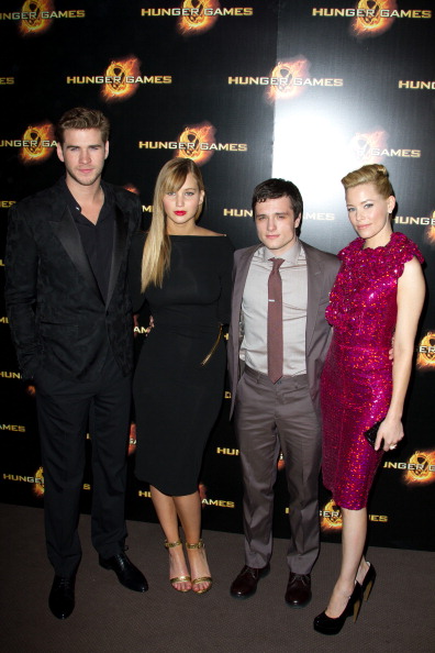 Jennifer_Lawrence_at_the_Paris_Hunger_Games_premiere_showing_a_fully_nude_back_in_a_beautiful_dress_006.jpg