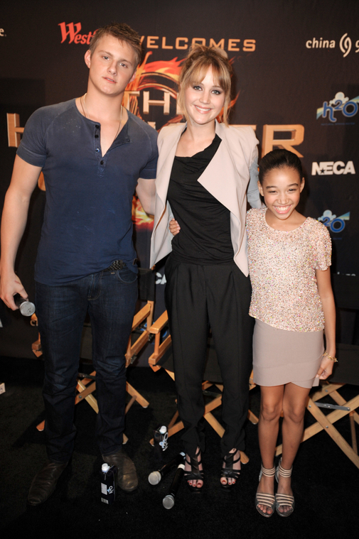 Jennifer_Lawrence_promoting_The_Hunger_Games_mall_promotion_tour_02.jpg