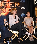 Jennifer_Lawrence_promoting_The_Hunger_Games_mall_promotion_tour_47.jpg