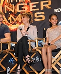 Jennifer_Lawrence_promoting_The_Hunger_Games_mall_promotion_tour_49.jpg