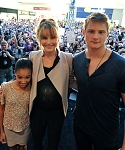 Jennifer_Lawrence_promoting_The_Hunger_Games_mall_promotion_tour_51.jpg