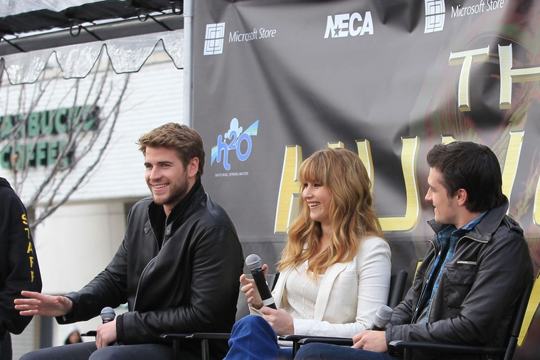 March_10_-_The_Hunger_Games_Mall_Tour_in_Seattle_283829.jpg