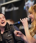 Filename=March_9_-_The_Hunger_Games_Mall_Tour_in_Minneapolis_281929.jpg
Filesize=833KiB
Dimensions=1800x1200
Date added=Nov 12, 2013 March_9_-_The_Hunger_Games_Mall_Tour_in_Minneapolis_281929.jpg